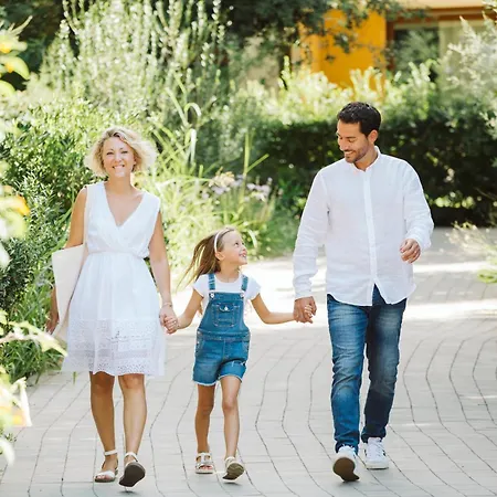 Canado Club Family Village