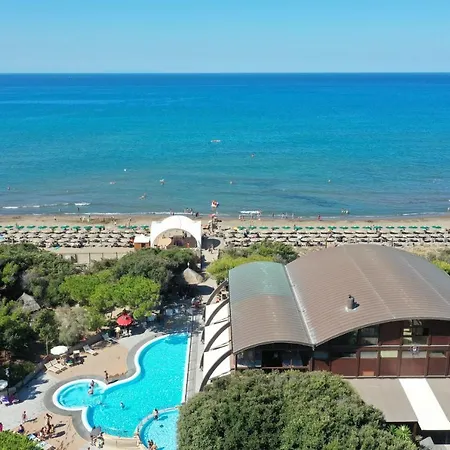 Rezort Canado Club Family Village 4*
