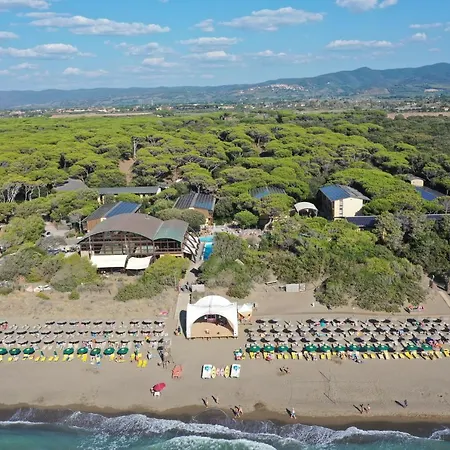 Canado Club Family Village Rezort 4*