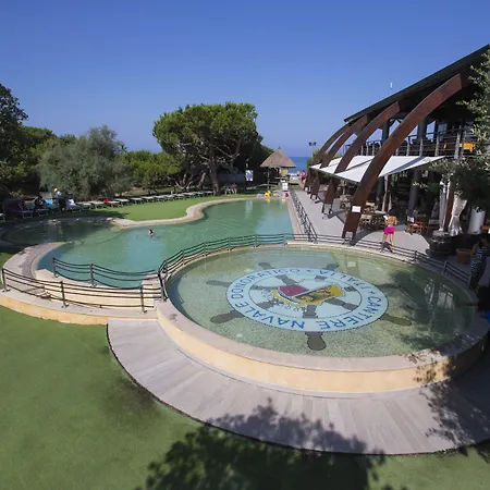 Canado Family マリーナ・ディ・カスタニェート・カルドゥッチ