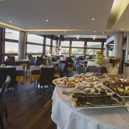 Canado Family マリーナ・ディ・カスタニェート・カルドゥッチ